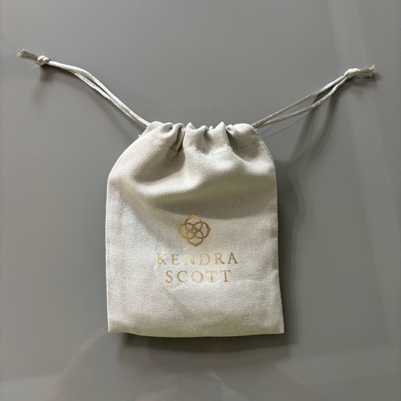 Kendra Scott Beatrix Aqua Blue Howlite Pendant Necklace New with tags! - Picture 11 of 12